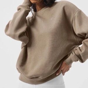 Alo Yoga Accolade Crew Neck Pullover Sweatshirt Size M/L Gravel Athleisure